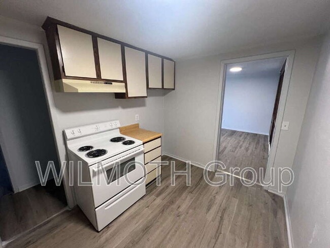 Building Photo - 2000 Indianapolis Rd