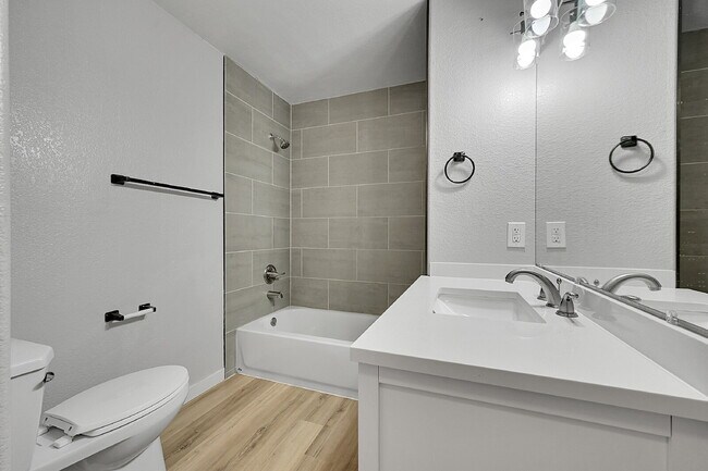 Building Photo - $2,495.00, 3 Bed, 2 bath located in Brighton.