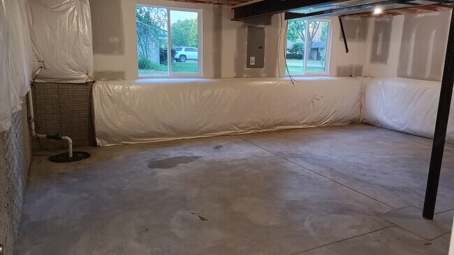 Building Photo - 6112 Andersonville Rd