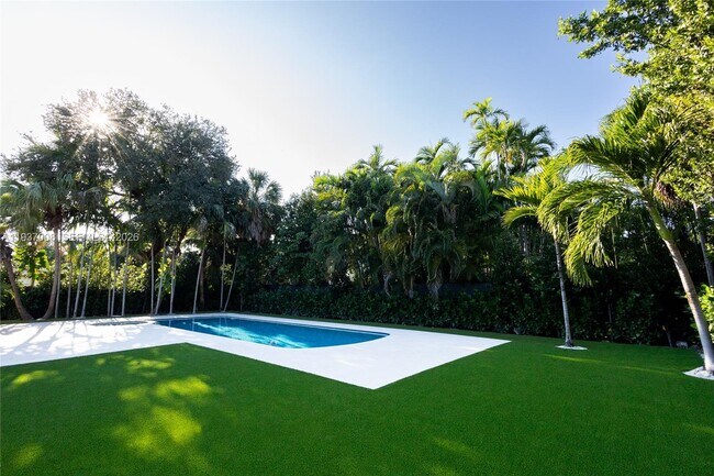 Building Photo - 4520 Sabal Palm Rd