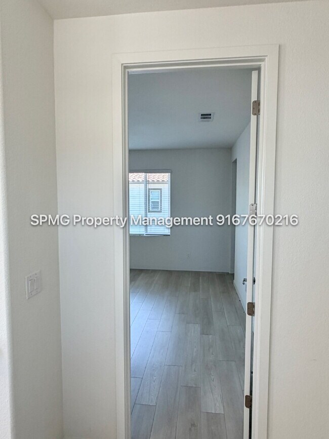 Building Photo - "Modern Rocklin Home : Spacious 3-Bedroom Home with Elegant Hardwood Accents!"