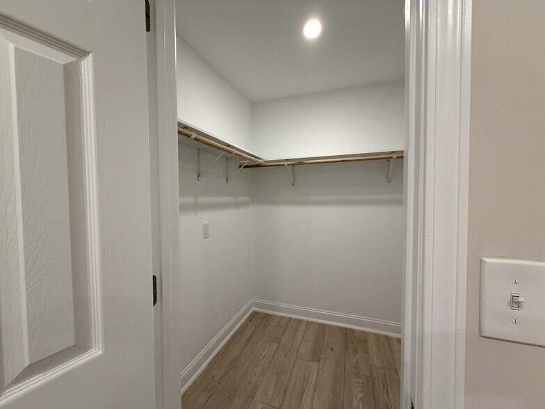 Building Photo - 4111 Brown Dr