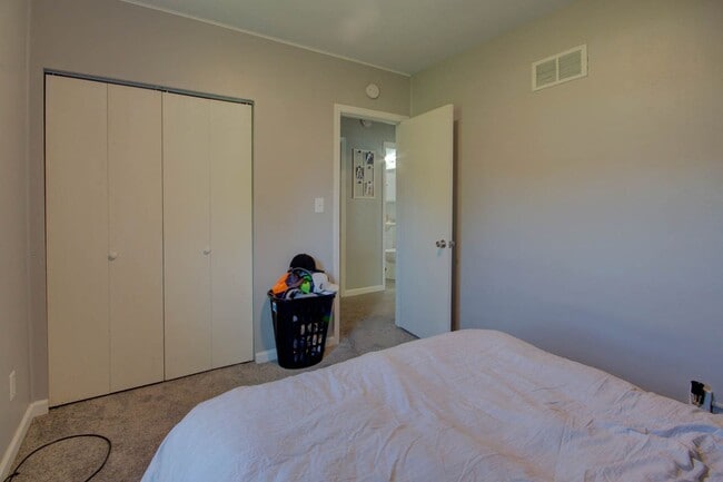 Building Photo - 3 bed home