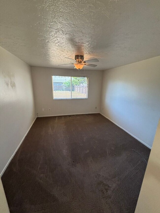 Building Photo - 408 E Pinehurst Dr
