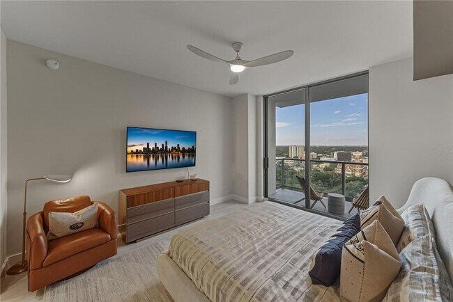 Building Photo - 275 1st Ave S