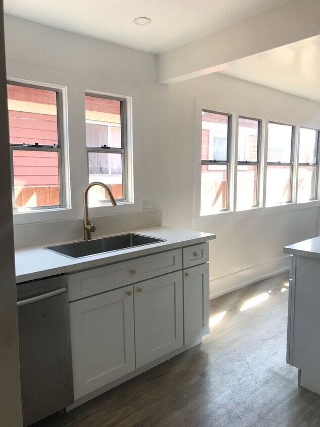 Building Photo - 2174 W 30th St