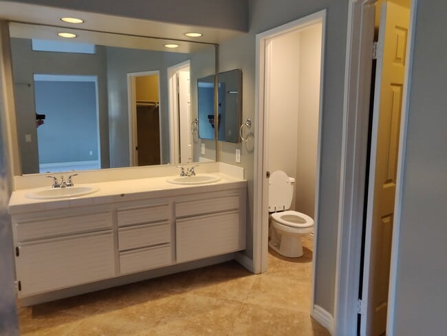 Building Photo - 1808 Crystal Ridge Way