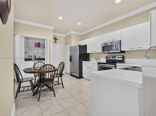 Building Photo - 2475 Cordoba Bend