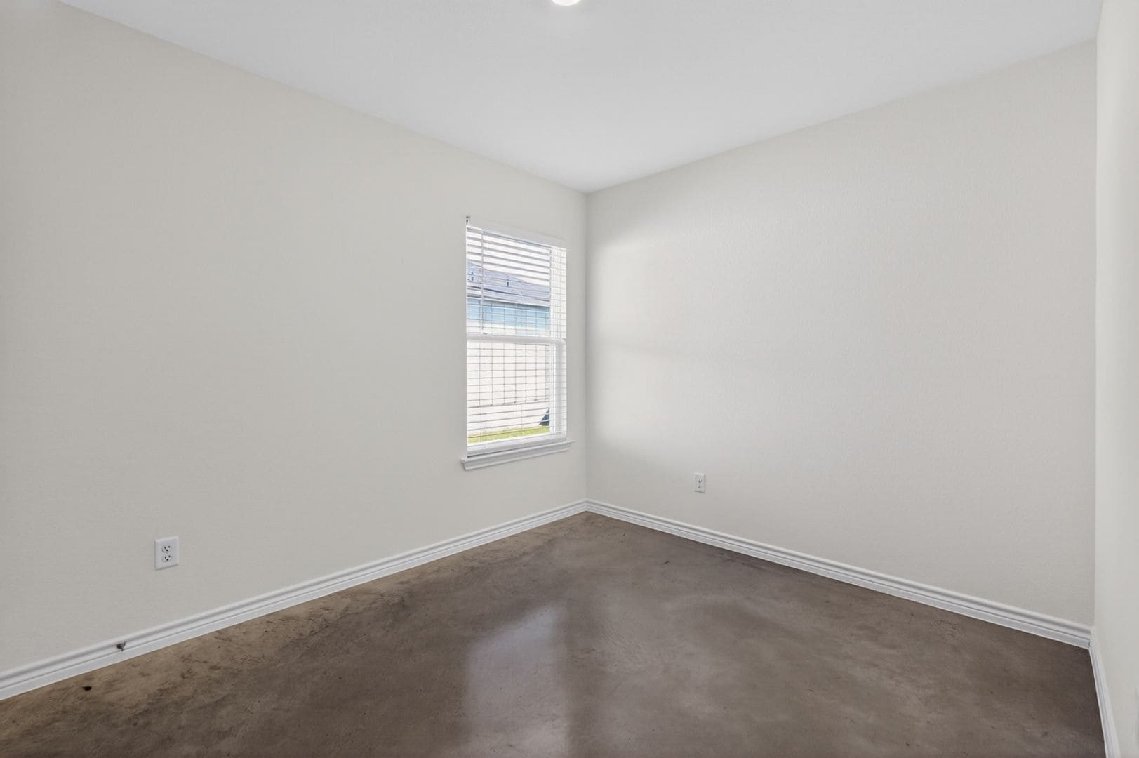 Building Photo - 1255 Concord Dr