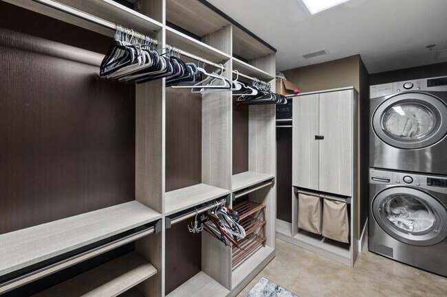 Building Photo - 101 N Tejon St