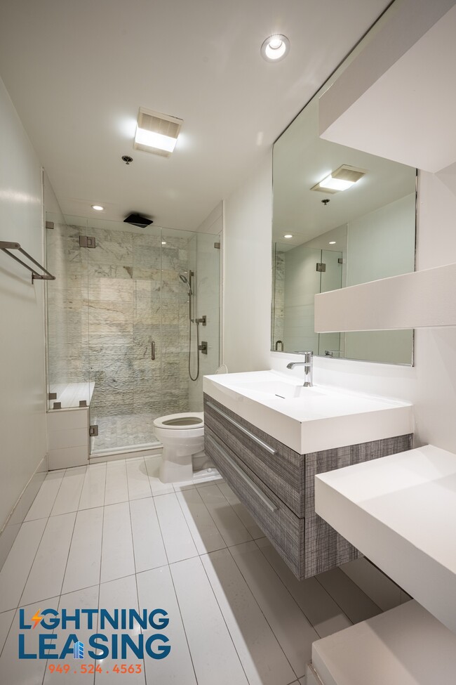 Building Photo - 8811 Burton Way