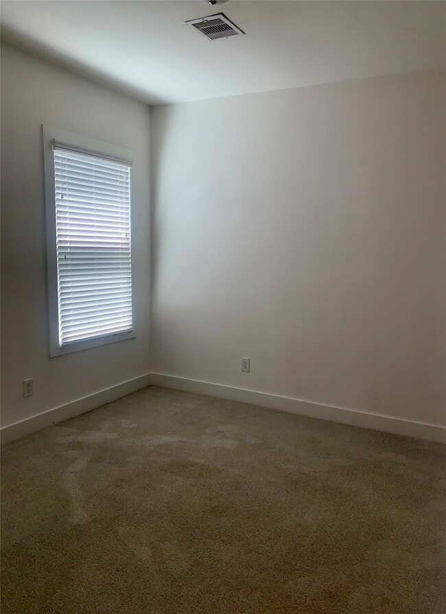 Building Photo - 10209 Las Nubes Ave