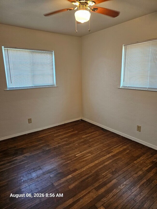 Building Photo - 407 S Santa Clara St
