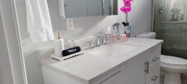 Building Photo - 532 Cesar E Chavez Pky