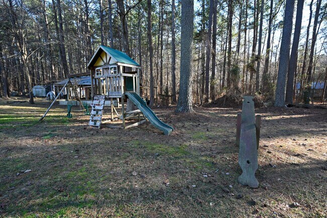 Building Photo - Stunning 3BR / 3BA Home on 2.48 Acres – Hillsborough, NC