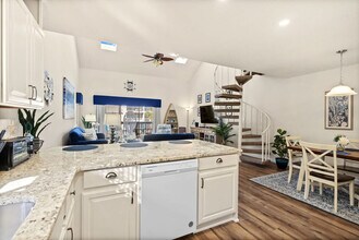 Building Photo - 1908 Hwy 17 S