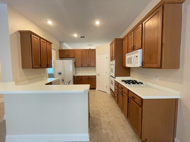 Building Photo - Keenes Point - Windermere