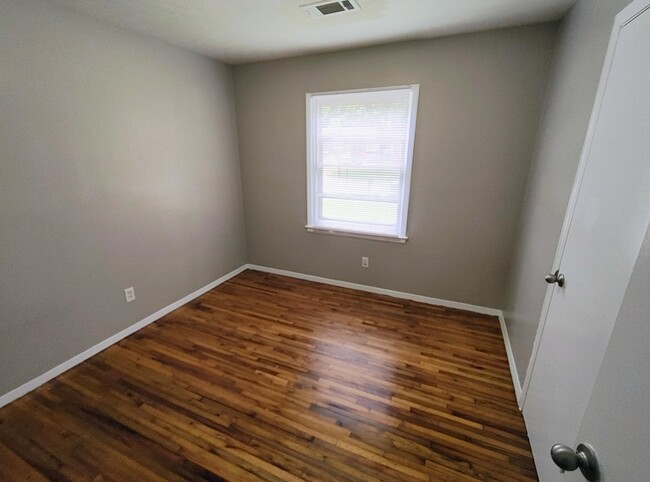 Building Photo - 3558 Debby Dr