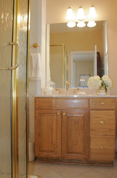 Building Photo - 123 S Pickens St