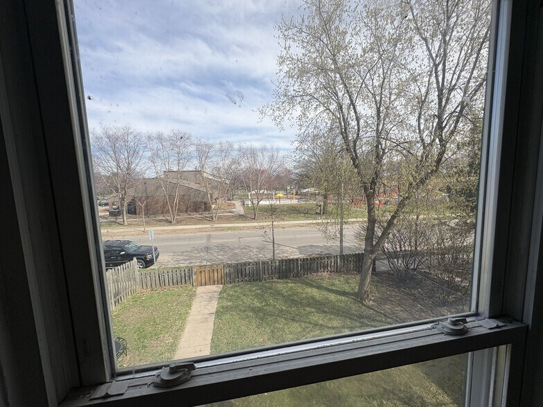 Building Photo - 2811 N Lyndale Ave