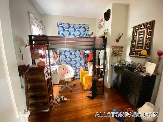 Building Photo - 77 Easton St