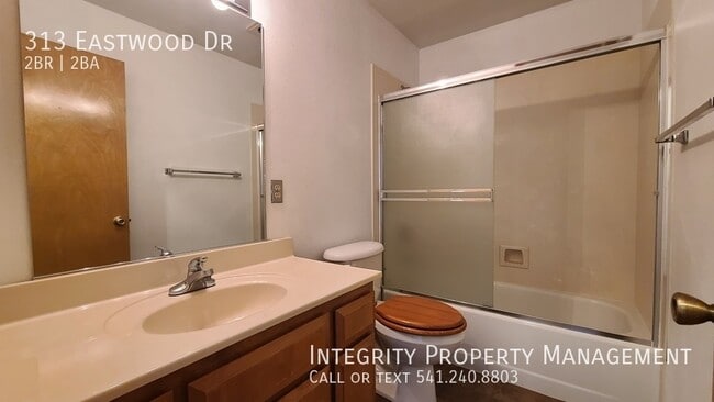 Building Photo - 313 Eastwood Dr