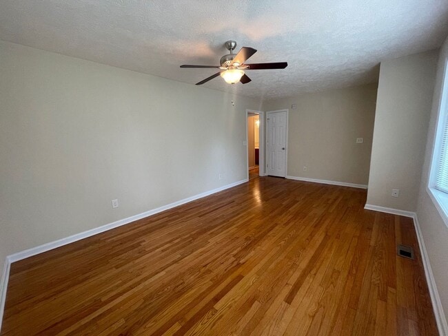 Building Photo - 5039 Coker St