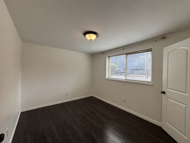 Building Photo - 5700 S 900 E