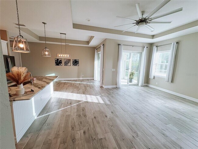 Building Photo - 14377 Overlook Ave