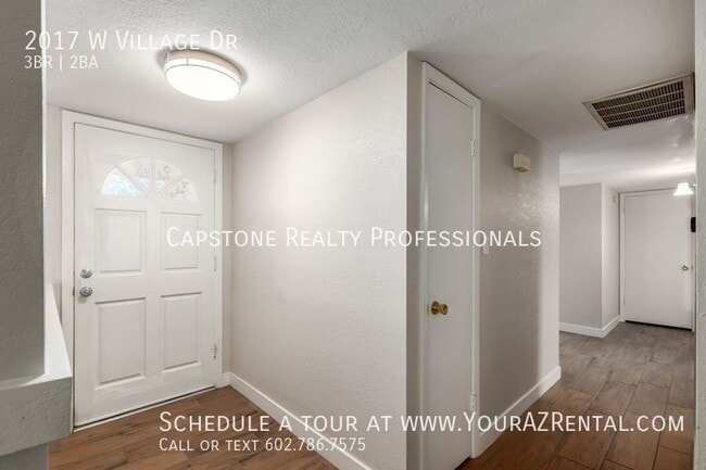 Building Photo - 2017 W Village Dr