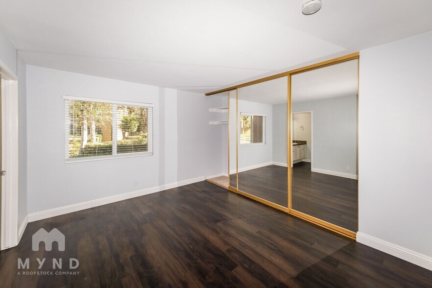 Building Photo - 17081 W Bernardo Dr