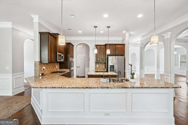 Building Photo - 2214 Golden Eagle Dr