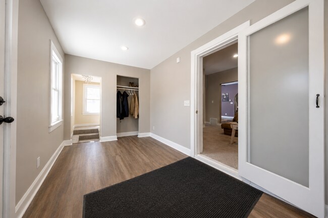 Building Photo - 1414 Xerxes Ave N