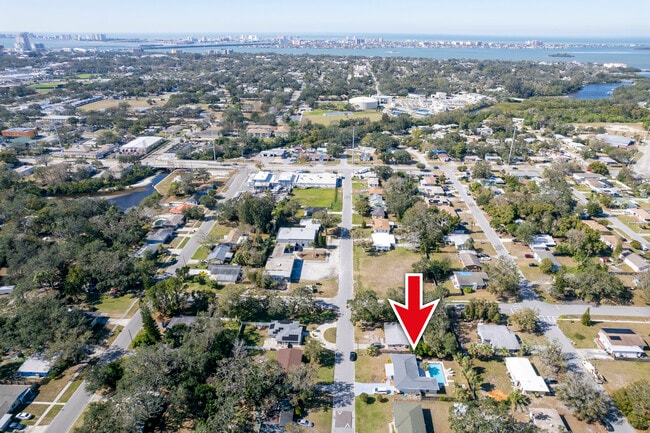 Building Photo - 1344 Springdale St