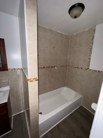 Building Photo - 434 Avenue C