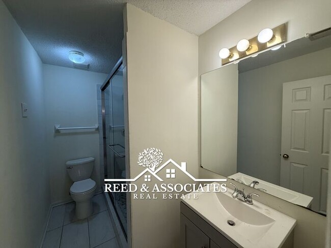 Building Photo - Spacious: 3 Bedroom in Cordova!