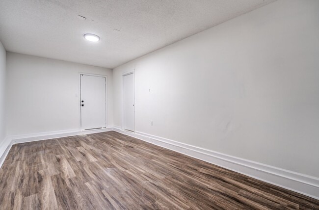 Building Photo - 2151 Kirby Pkwy