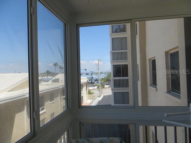 Building Photo - 1255 Tarpon Center Dr