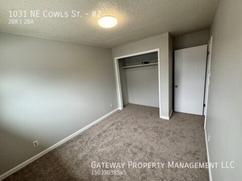 Building Photo - 1031 NE Cowls St