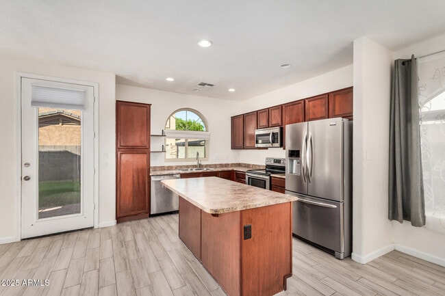 Building Photo - 1844 E Dunbar Dr