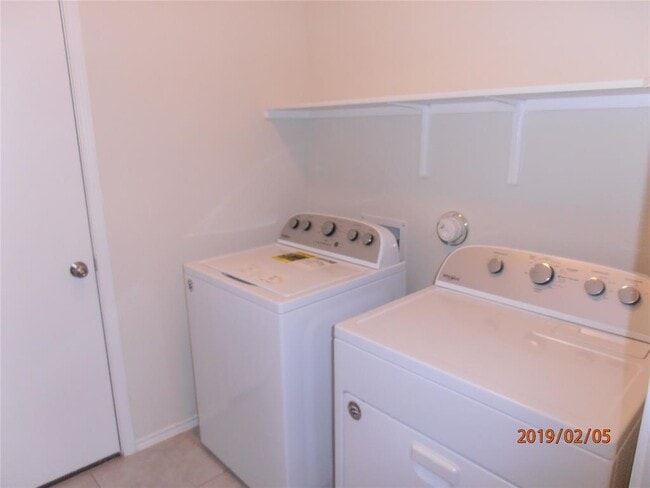 Building Photo - 605 Coffee Berry Dr