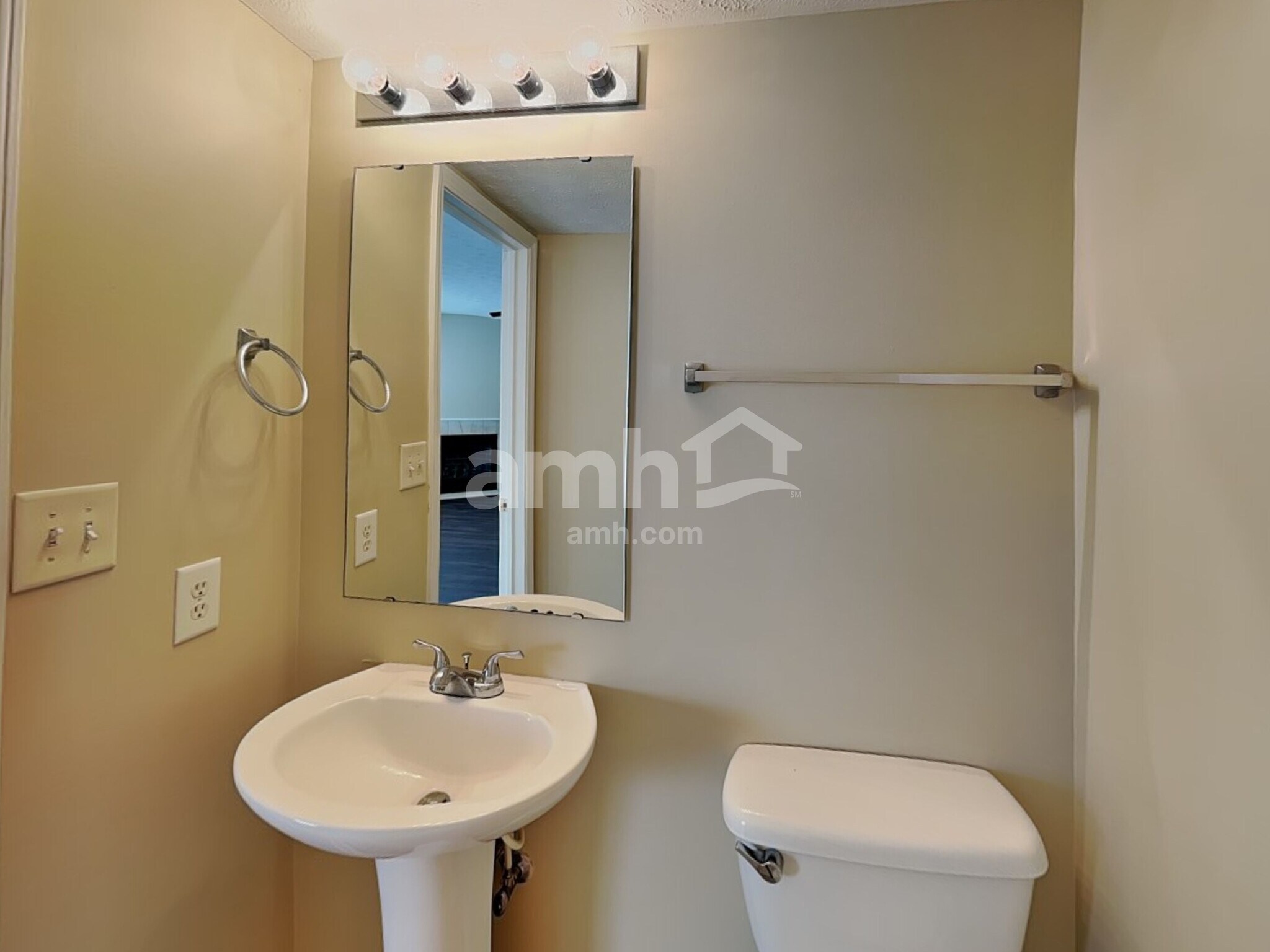 Building Photo - 1186 Constitution Dr