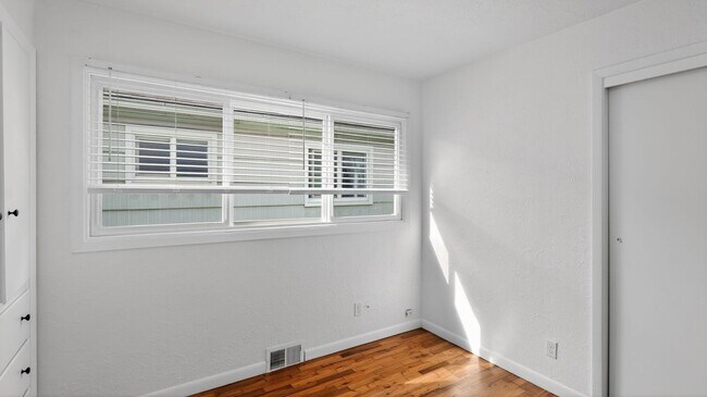 Building Photo - Charming 3BR House in Salem