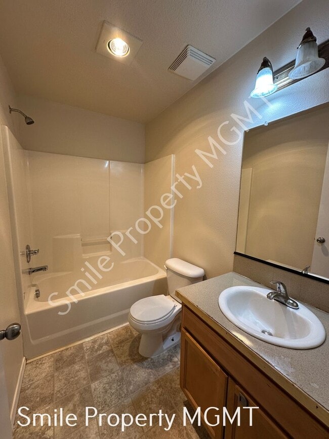 Building Photo - Condo