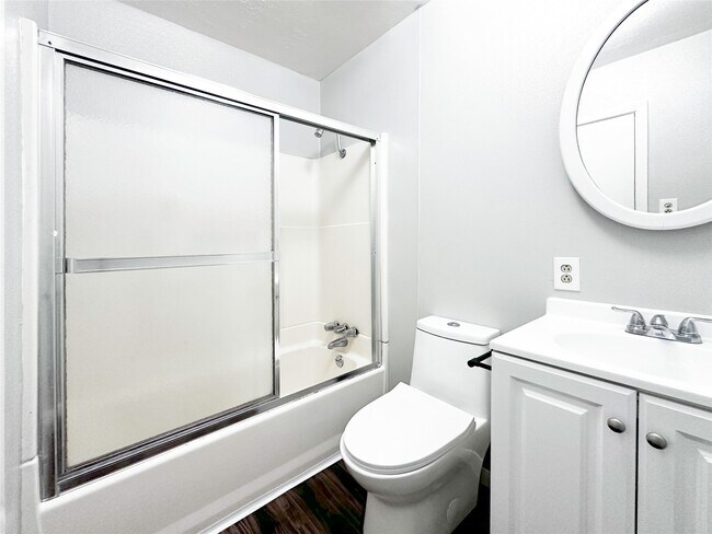 Building Photo - 9270 Theysen Dr