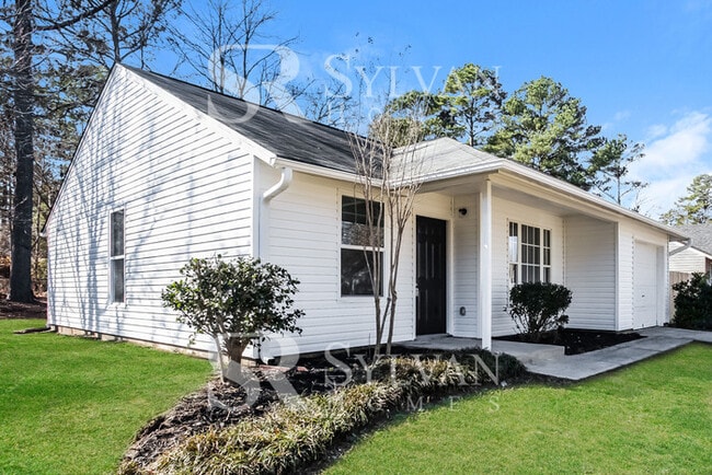Building Photo - Enjoy living the good life in this 3 bedro...