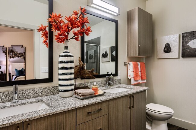 Building Photo - 1011 Studemont St