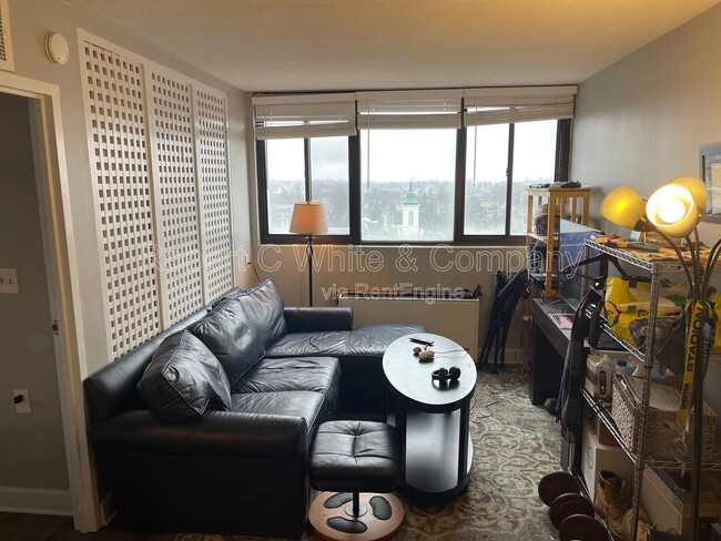 Building Photo - 60 Strawberry Hill Ave