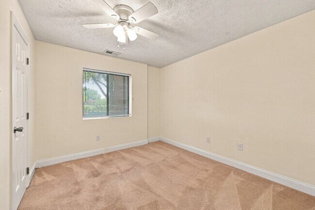 Building Photo - 104 Turtle Creek Rd