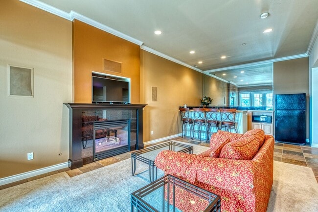 Building Photo - Mercer Island Waterfront Home